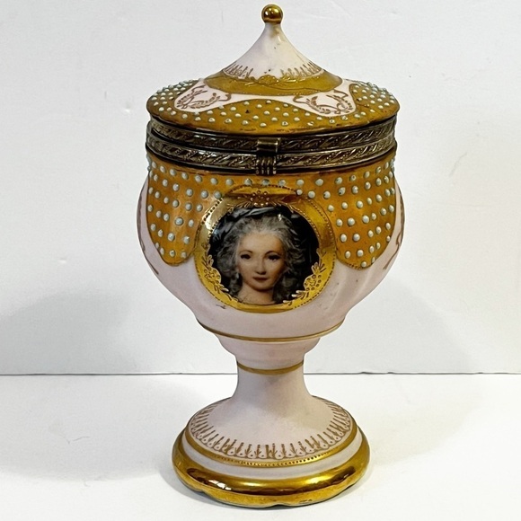 Lenwile Ardault 1940s Cameo Porcelain Pink Trinket Box Hinged Vanity Dresser - Picture 1 of 16